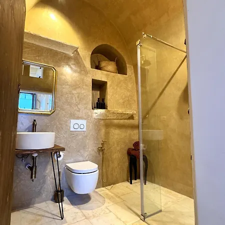 Casa Adamare 아파트 오스투니