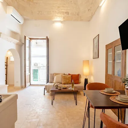 아파트 Casa Adamare 오스투니