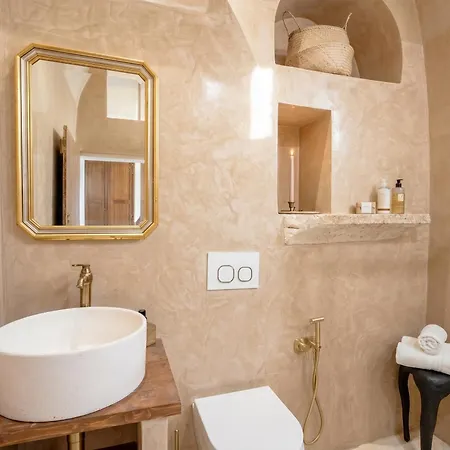 Casa Adamare 아파트 오스투니